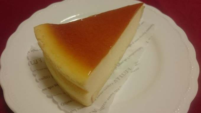 不二家のケーキ 潤なチーズを食べてみる