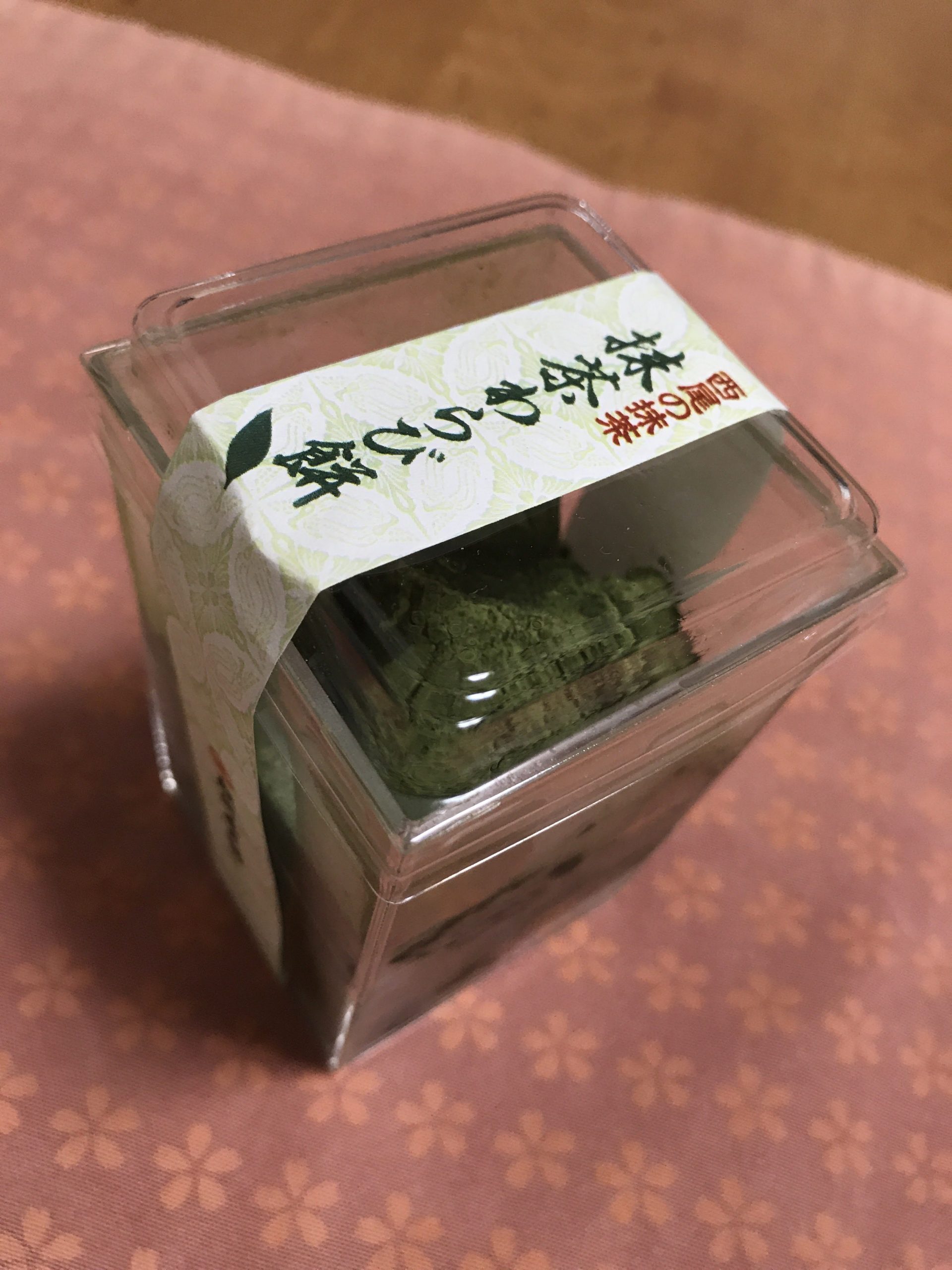 名古屋にある和菓子屋 松河屋老舗の”抹茶わらび餅”を食べてみる