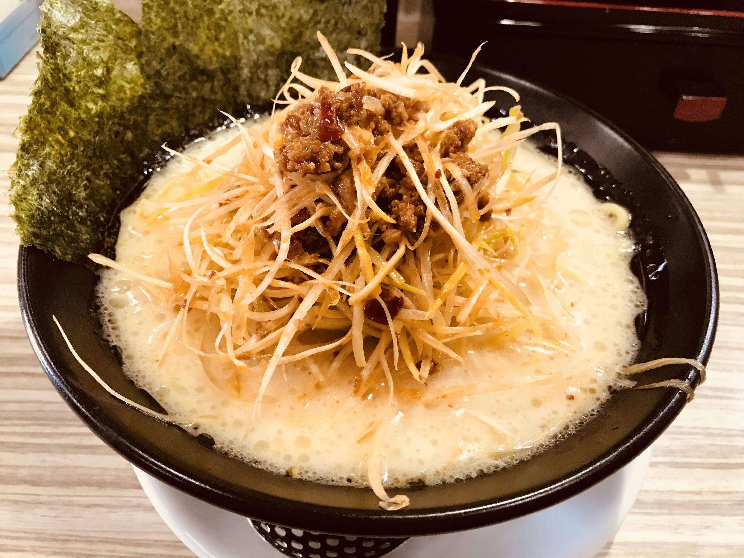 名古屋のラーメン屋 麺屋 もんたなでネギ塩ラーメンを食べてみる