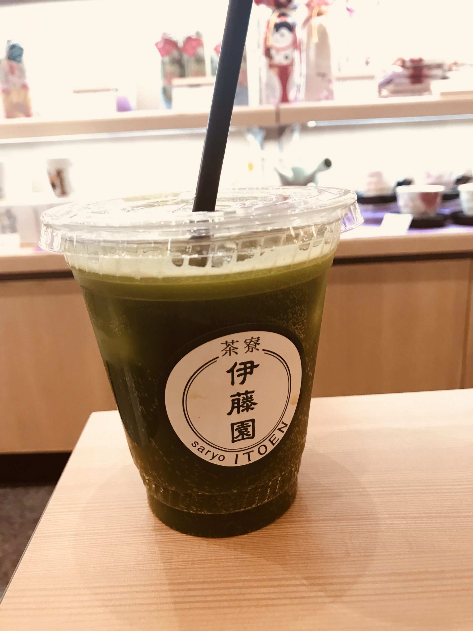 愛知のカフェ 茶寮 伊藤園で抹茶ソーダを飲んでみる