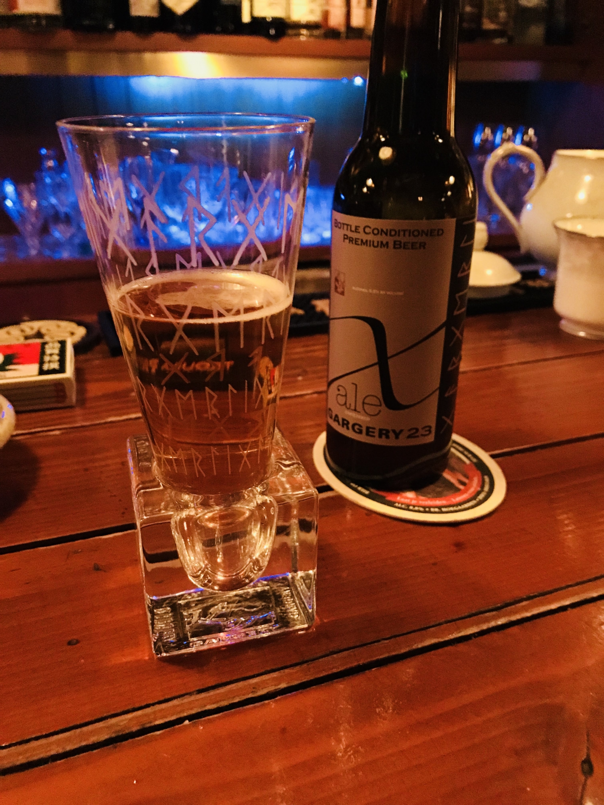 名古屋のバー Bar Crew’s Quartersで”GARGERY23 Xale”を飲んでみる