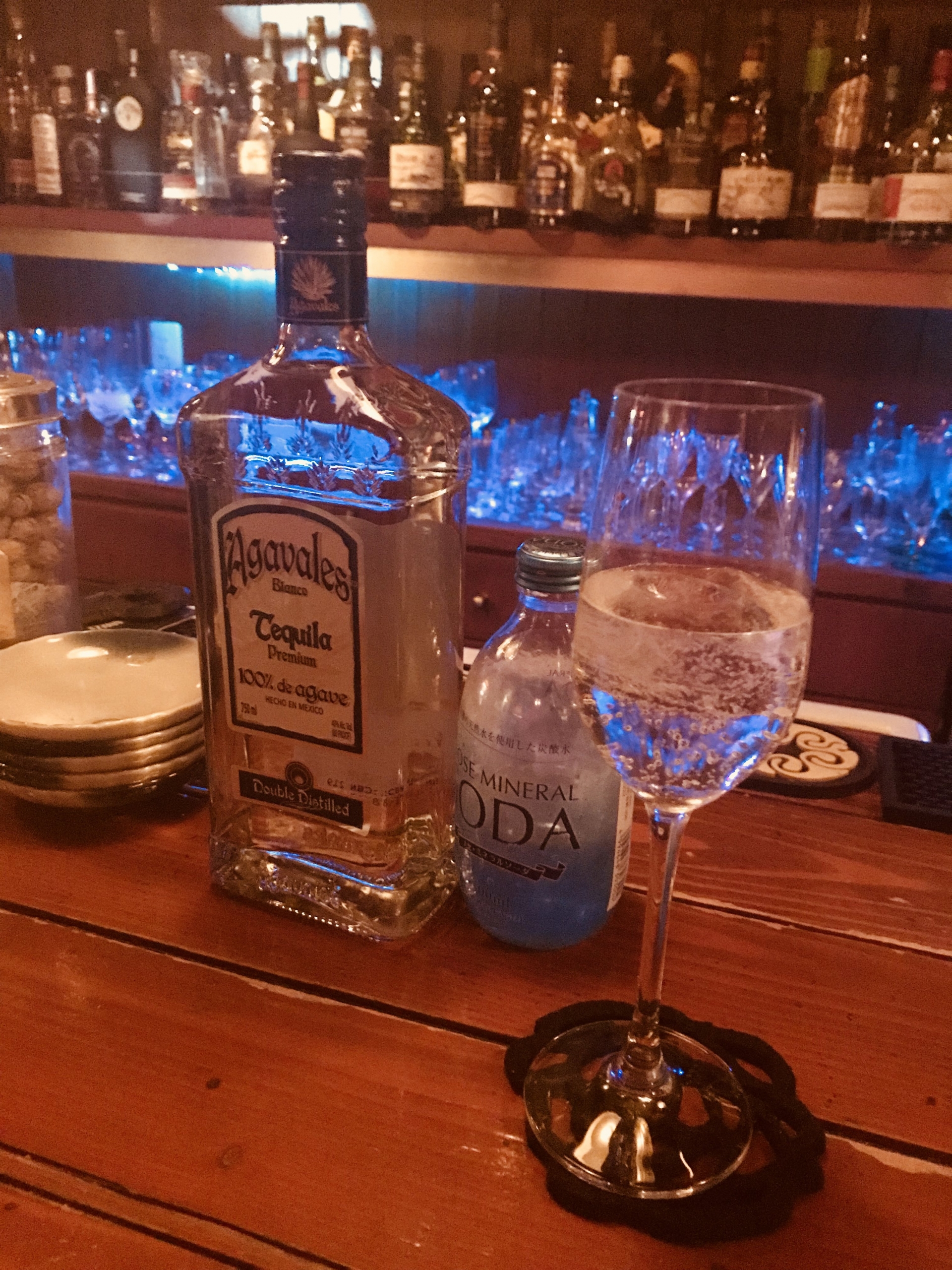 名古屋のバー Bar Crew’s QuartersでAgavales Tequilaのソーダ割りを飲んでみる