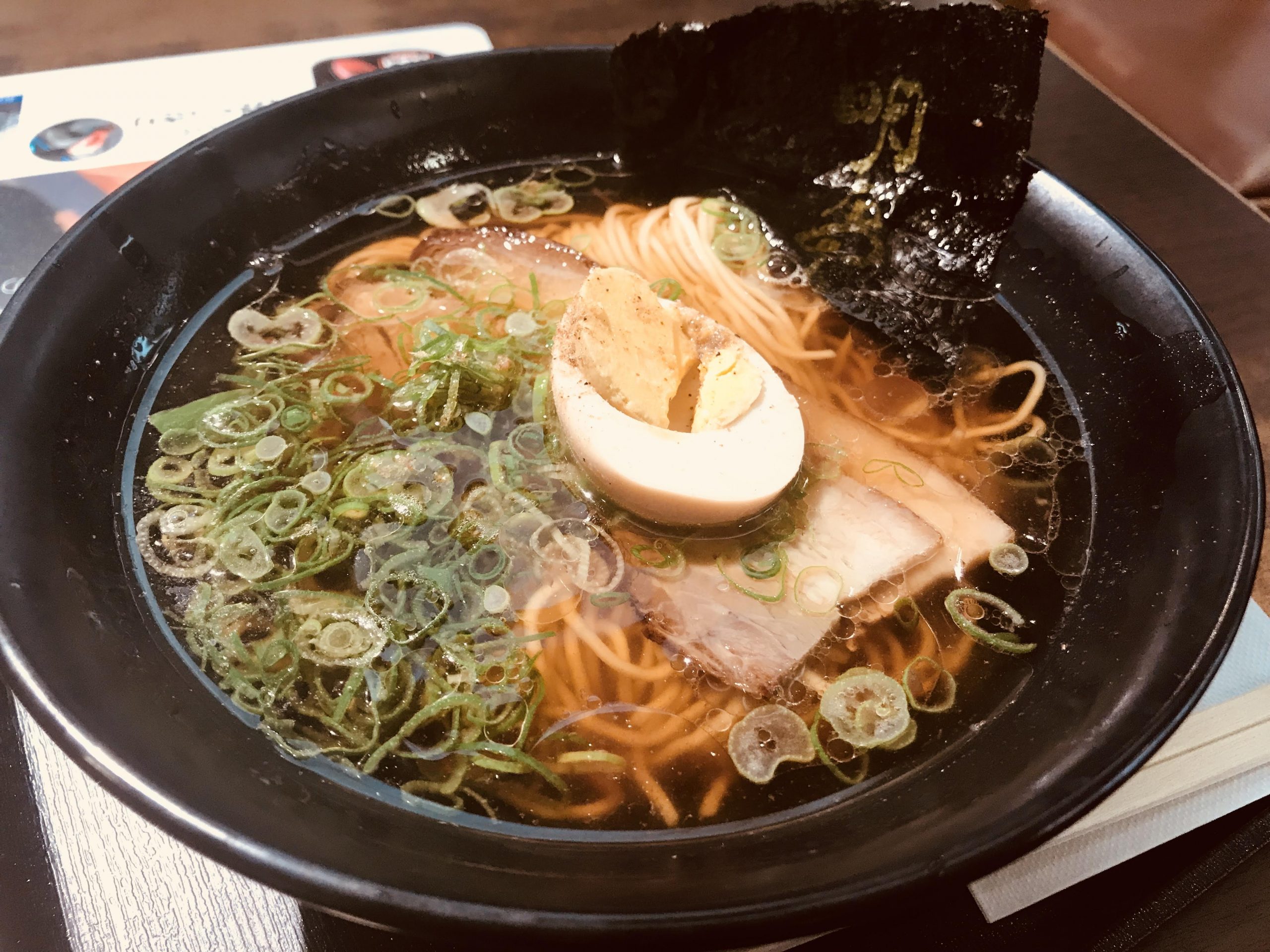 三木SAのフードコートで”播磨王醤油ラーメン”を食べてみる