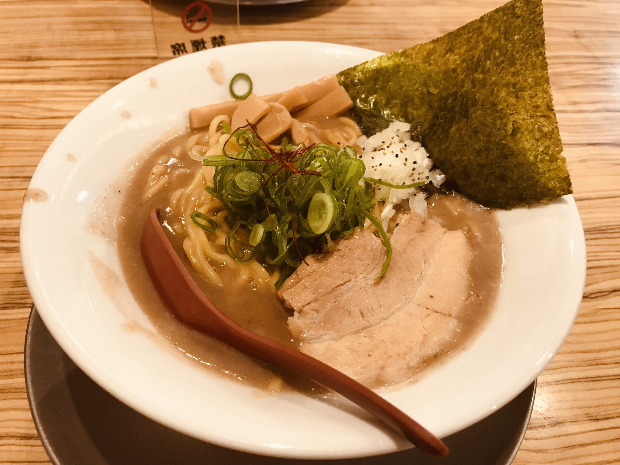 愛知県豊田市のラーメン屋 濃厚軍団の”特濃ベジとんらーめん”を食べてみる