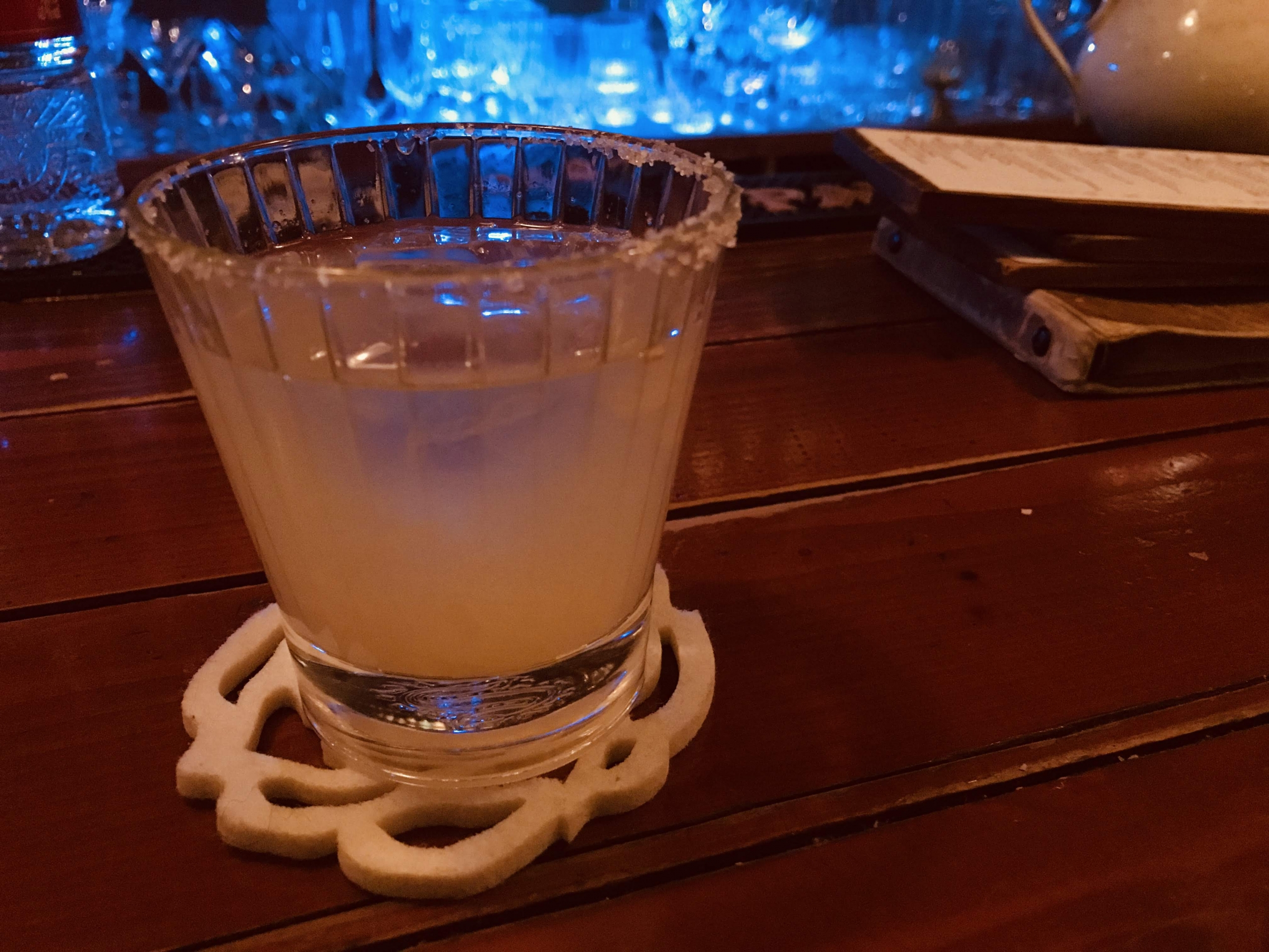 名古屋のバー Bar Crew’s Quartersでソルティードッグを飲んでみる