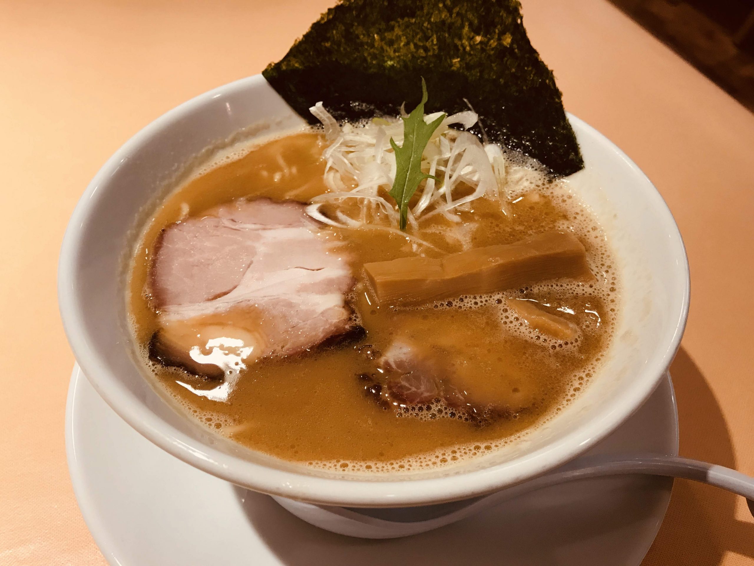 名古屋のラーメン屋 らぁ麺 蒼空で”平子らぁ麺”を食べてみる