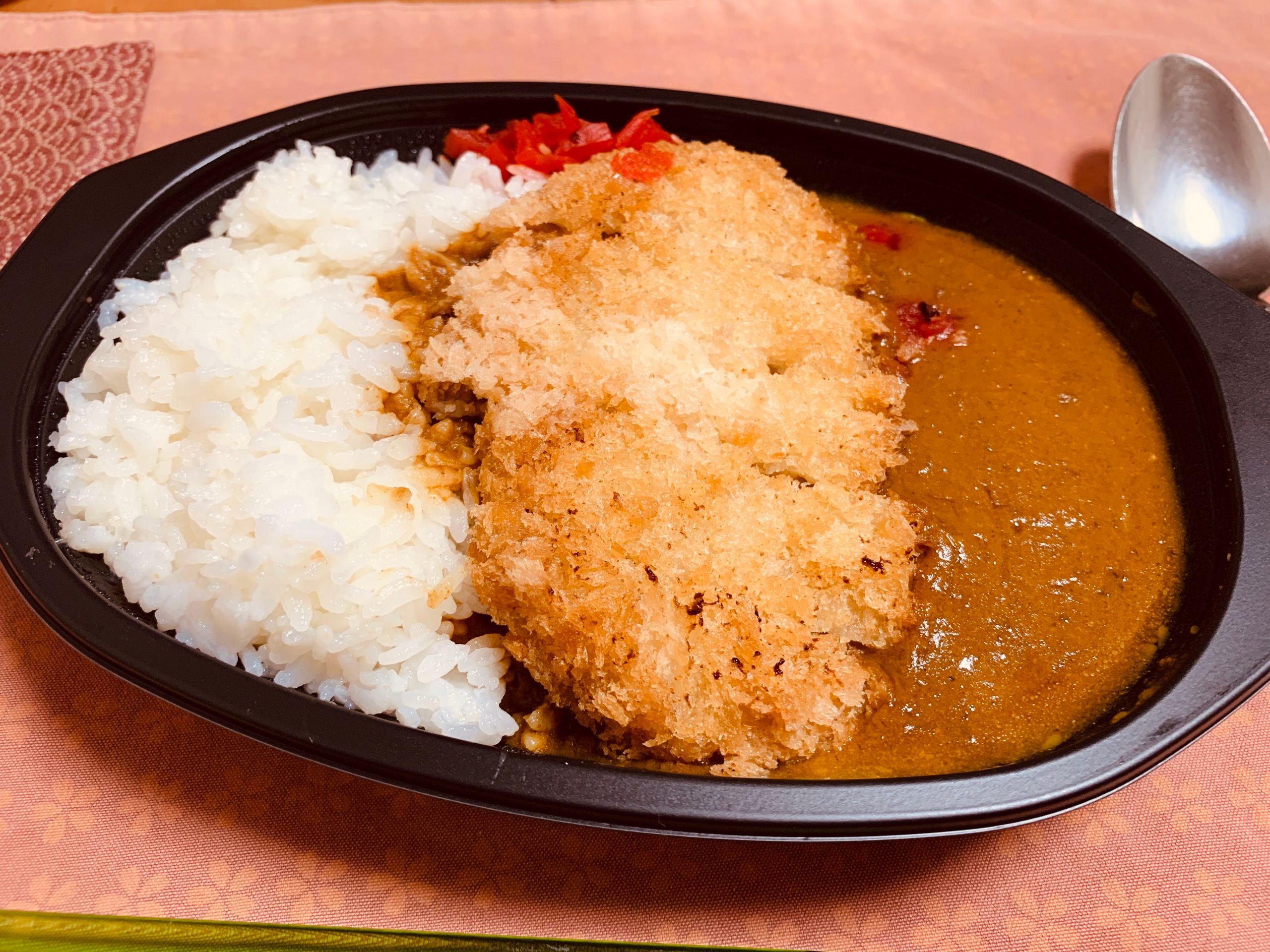 名古屋のカレー屋 すまいるカレーのカツカレーを食べてみる