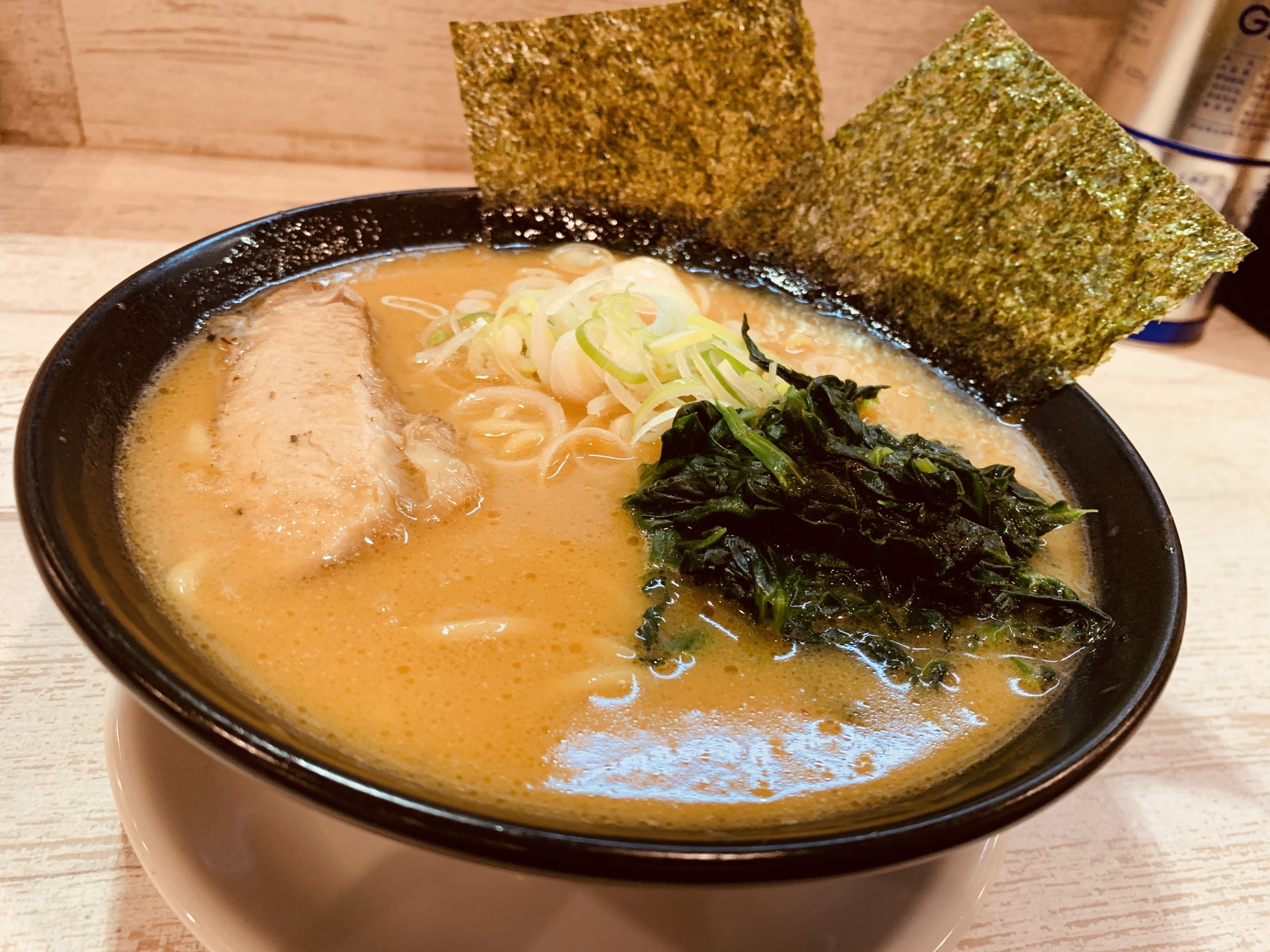 名古屋のラーメン屋 麺屋 もんたなで”塩ラーメン”を食べてみる