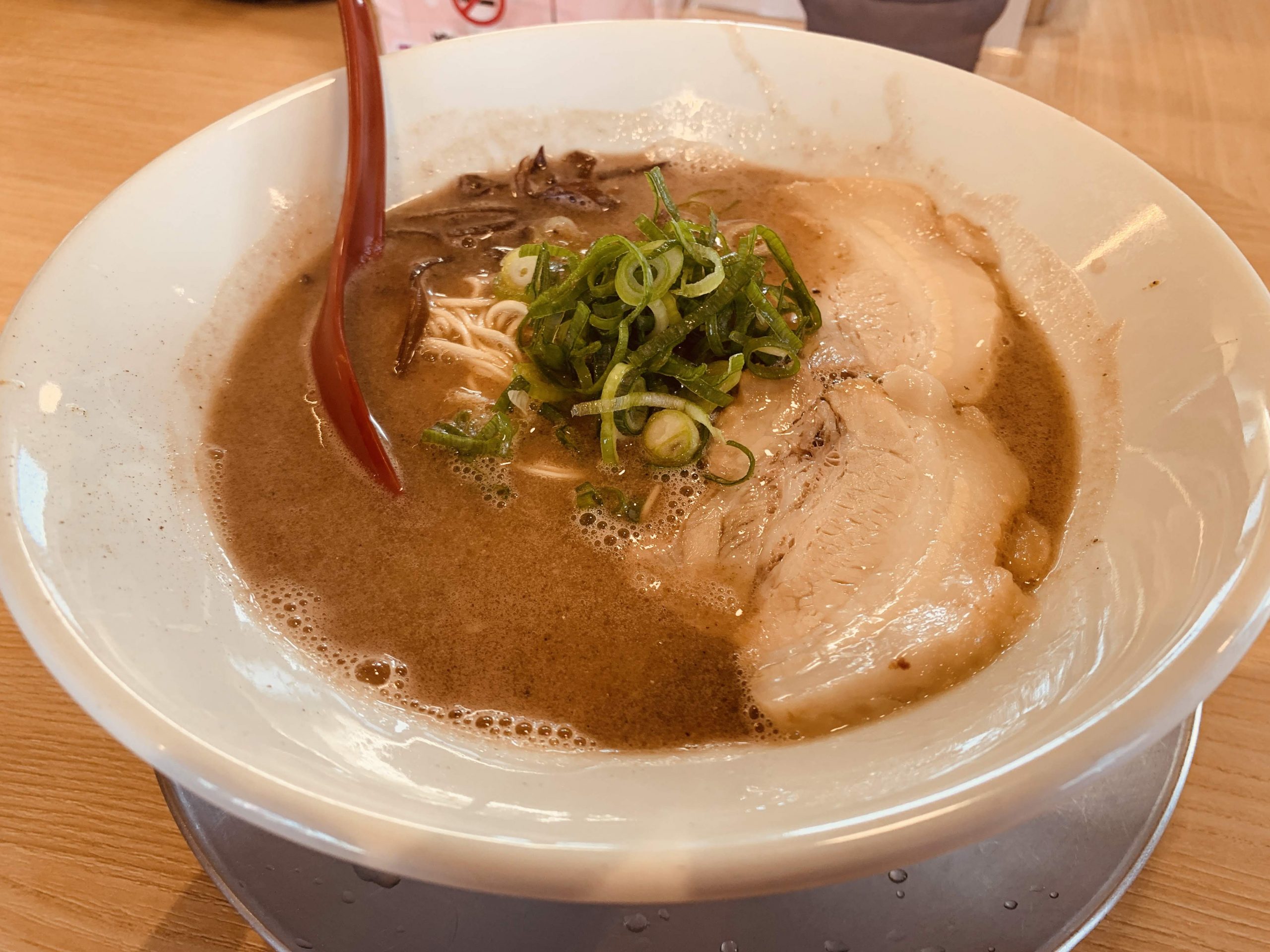 愛知県豊田市のラーメン屋 濃厚博多ラーメン 濃厚軍団で”煮干しとんこつラーメン”を食べてみる