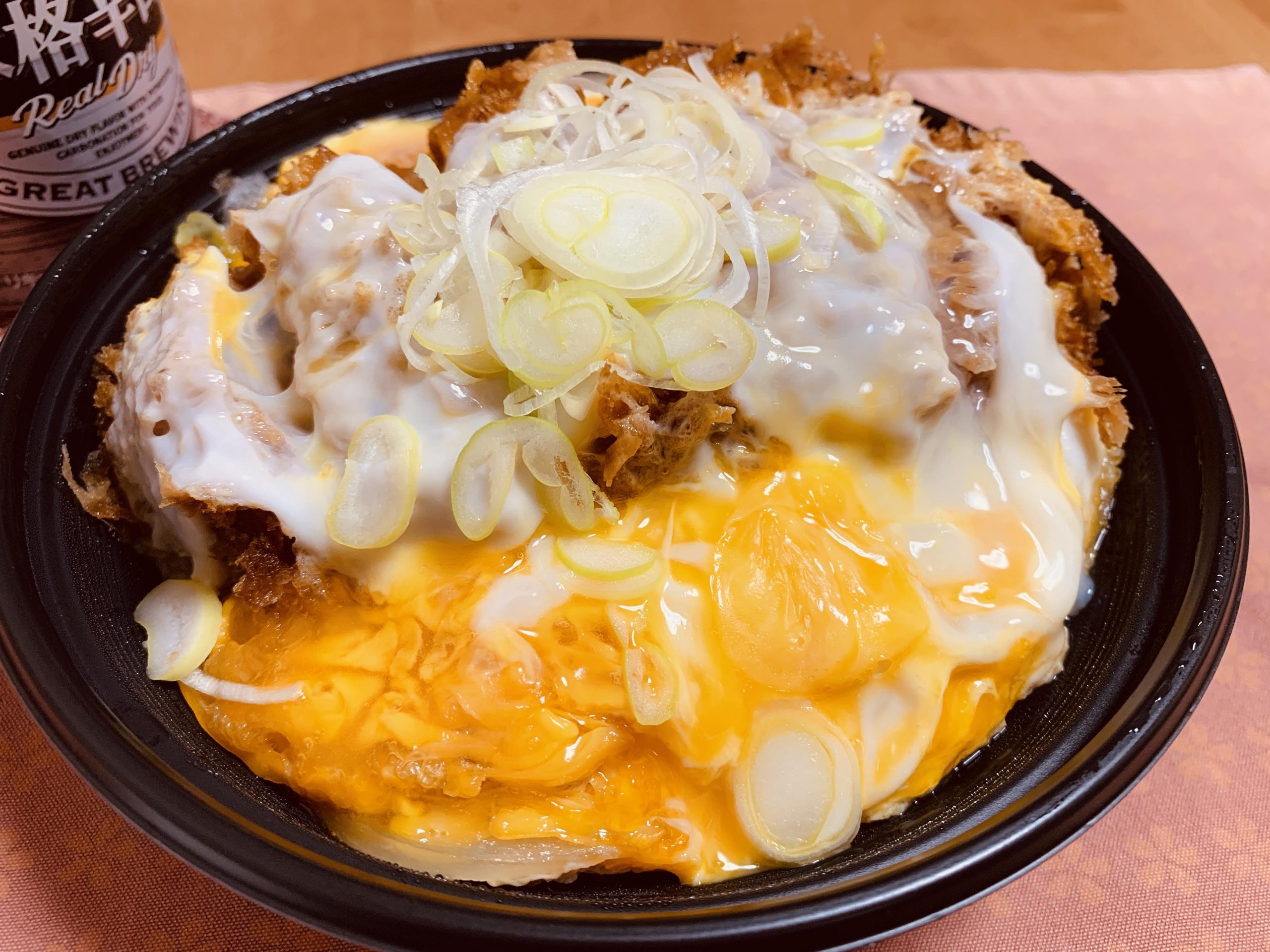 宅配とんかつ専門店 かさねやの”熟成ロースかつ丼”を食べてみる