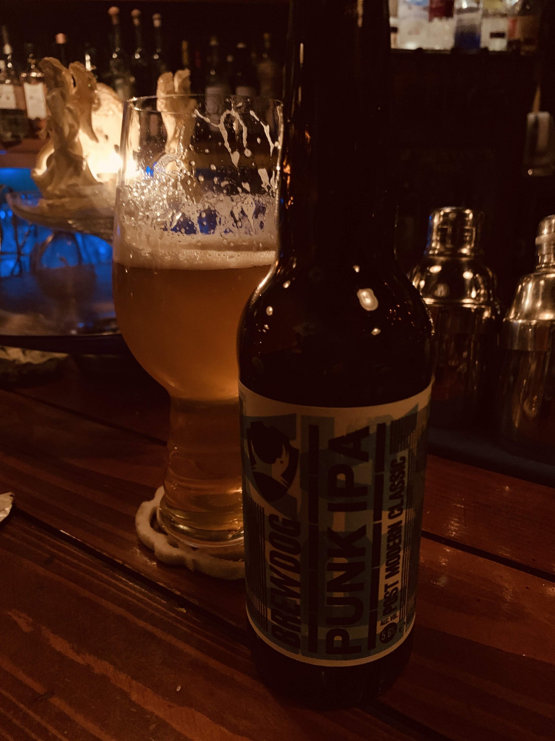 名古屋のバー Bar Crew’s Quartersでだらだら飲んでみる