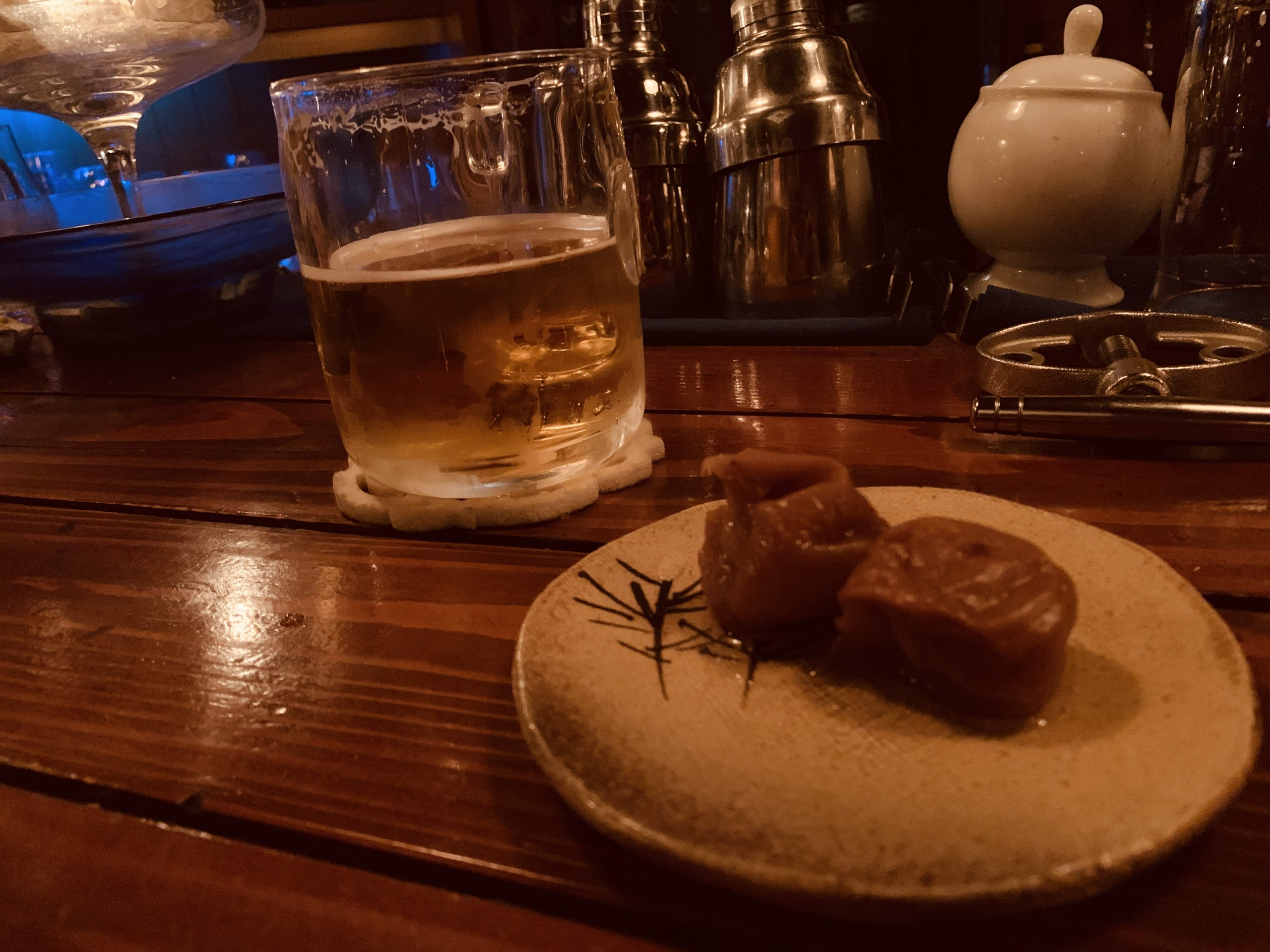 名古屋のバー Bar Crew’s Quartersで梅干しをつまみに一杯飲んでみる