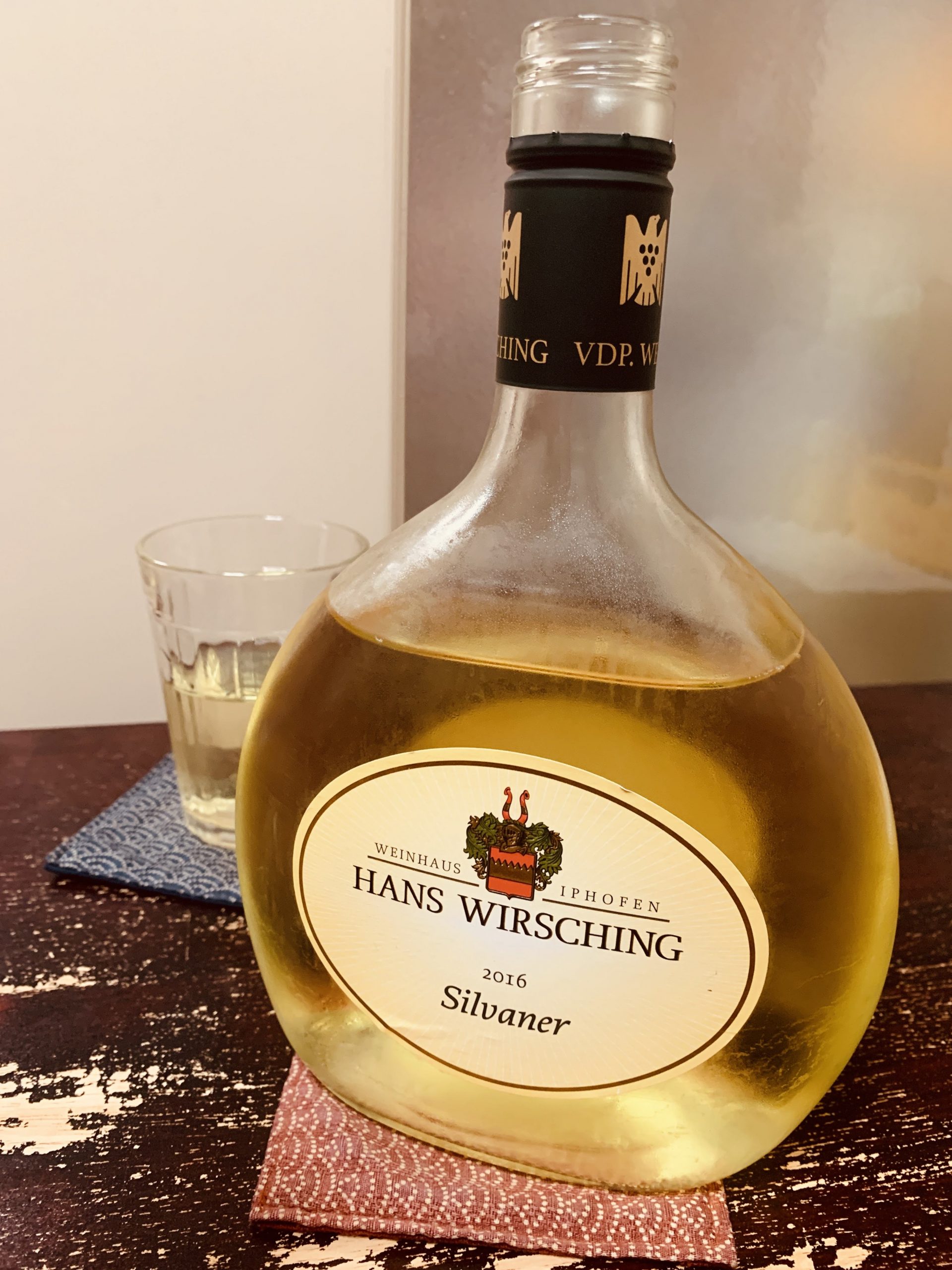 ドイツの白ワイン Hans Wirsching Silvaner Trocken飲んでみる飲んでみる