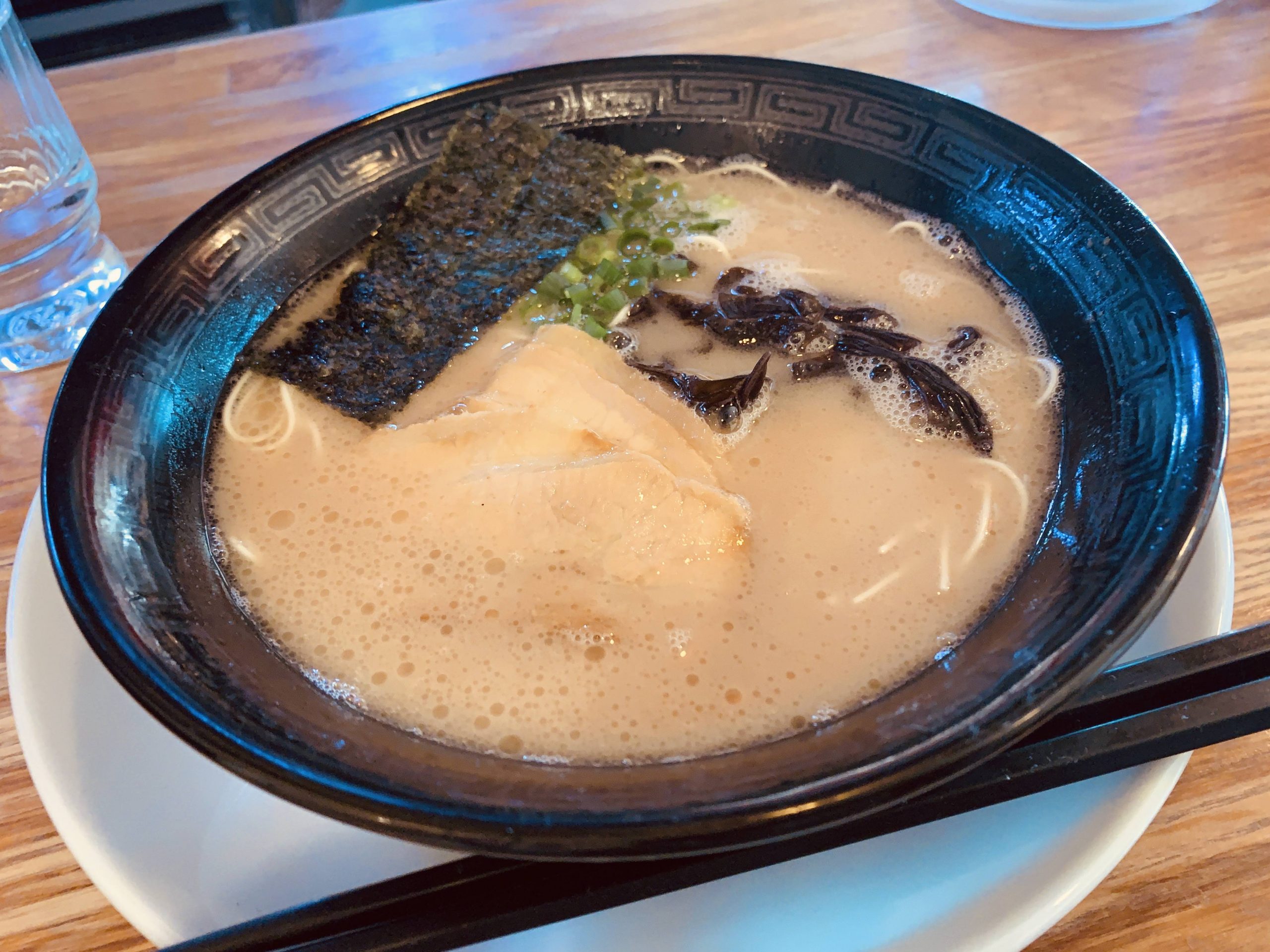 岐阜県のラーメン屋 二代目 白神で”博多ラーメン”食べてみる