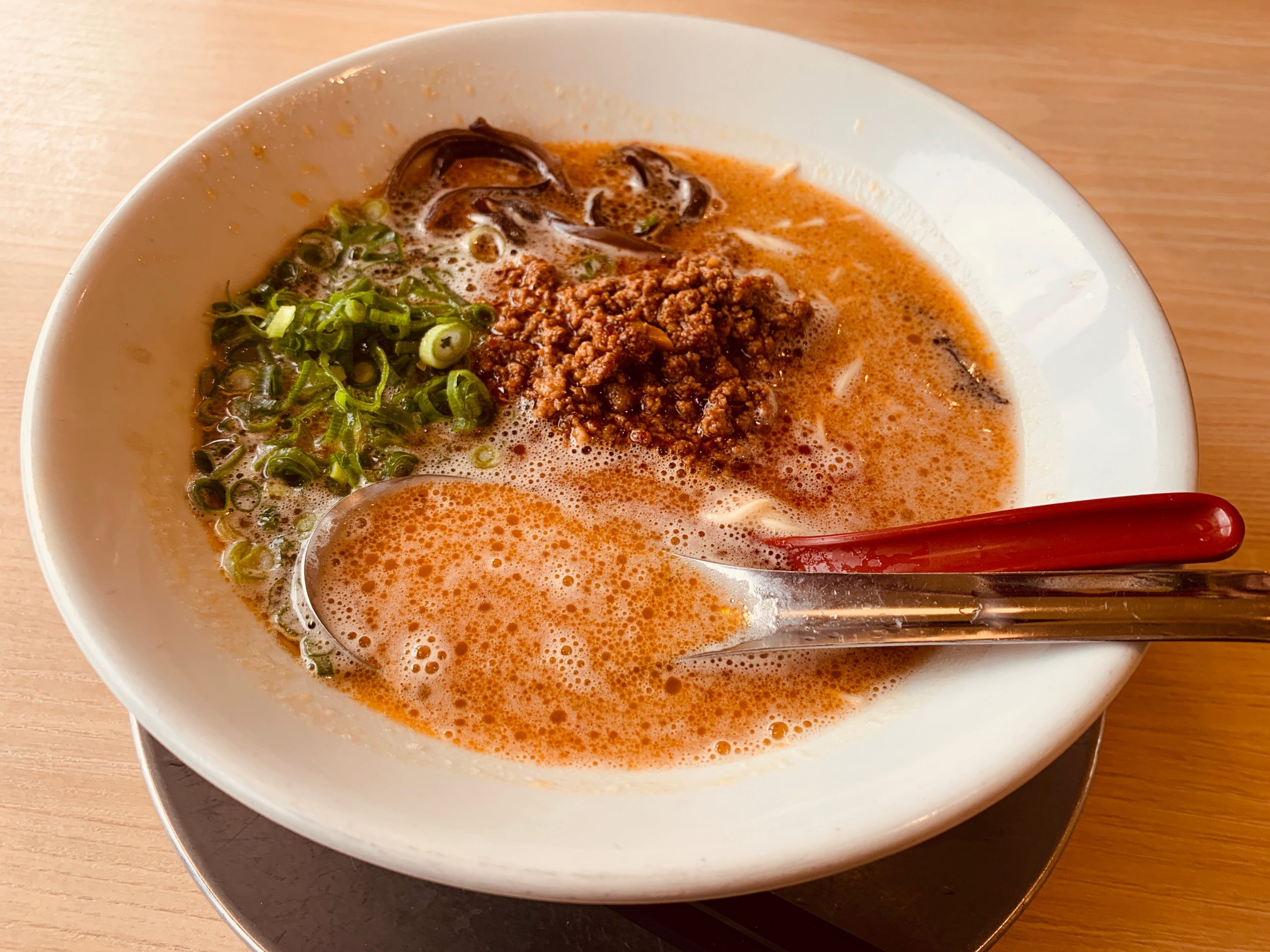 愛知県豊田市のラーメン屋 濃厚博多ラーメン 濃厚軍団で”濃厚赤とんこつラーメン”を食べてみる