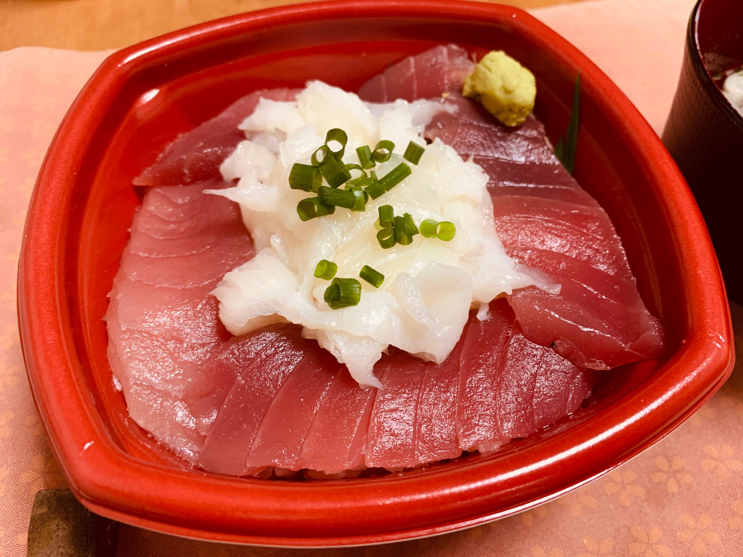 丼丸の”まぐろえんがわ丼”を食べてみる