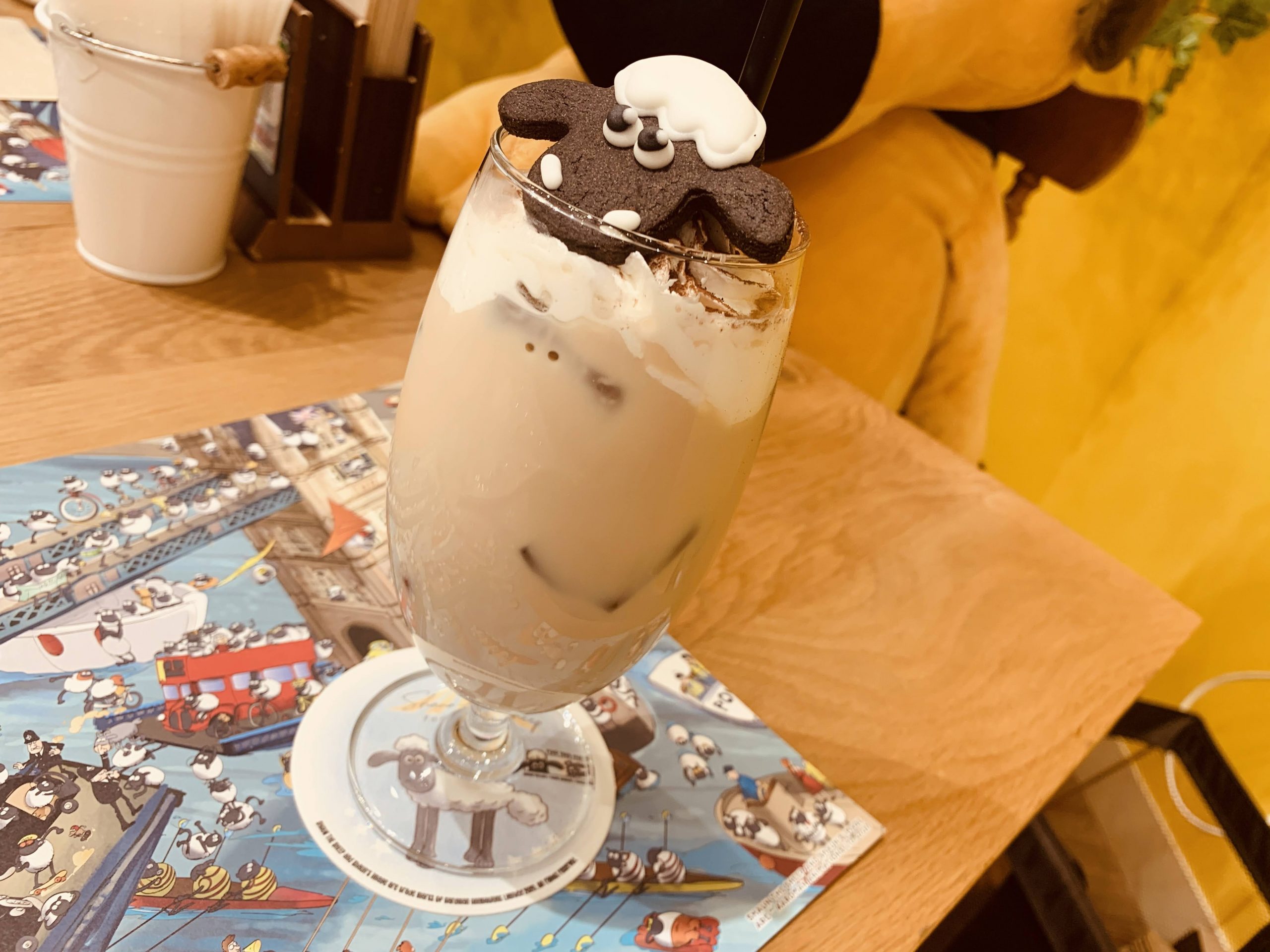 愛知県のカフェ ひつじのショーン Farm Cafeで”ショーンのクリームブリュレラテ”を飲んでみる