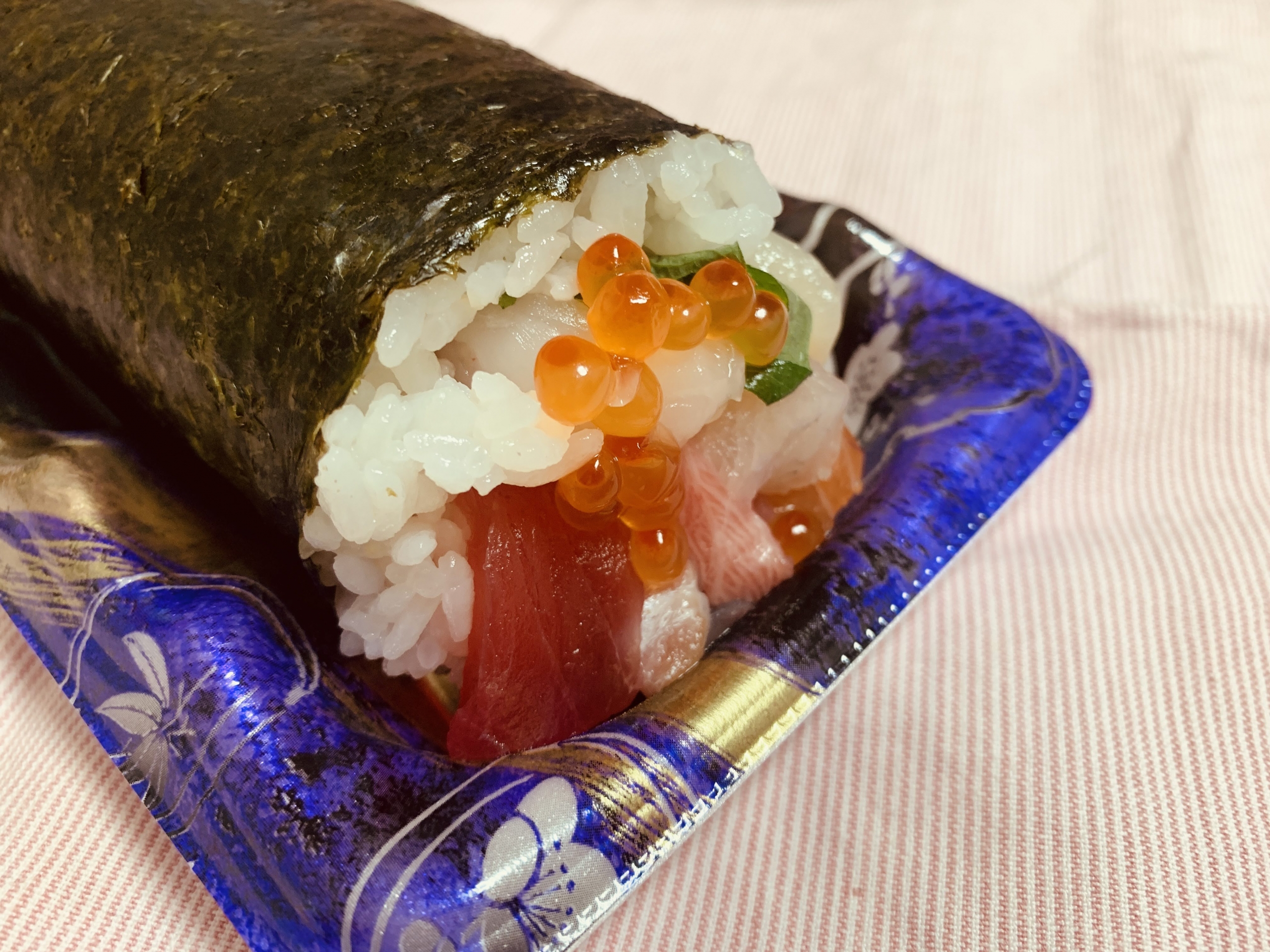 名古屋のスーパー サンエースの魚屋の海鮮巻を食べてみる