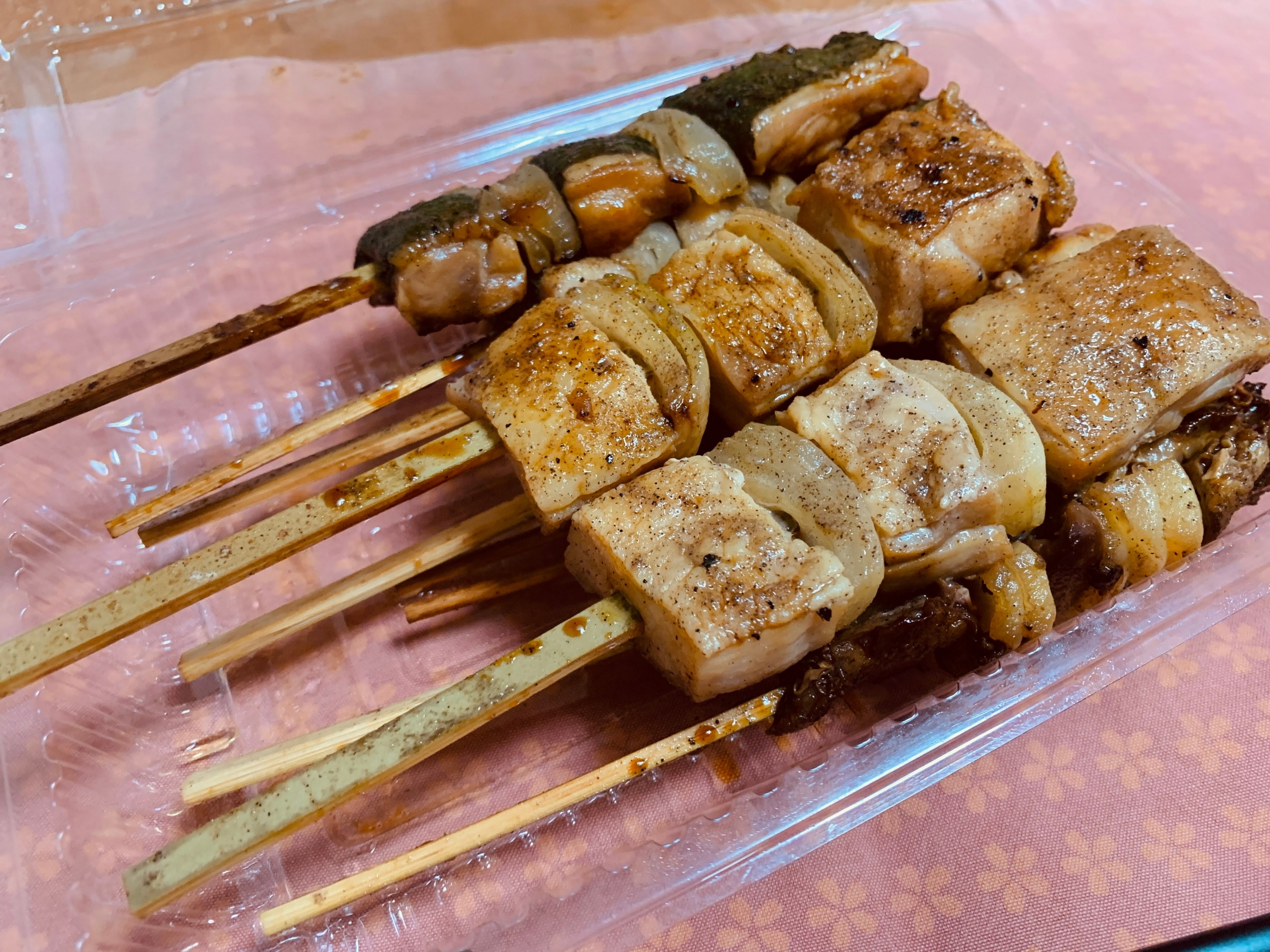 岡山の焼き鳥屋 しんぱちの焼き鳥をテイクアウトして食べてみる