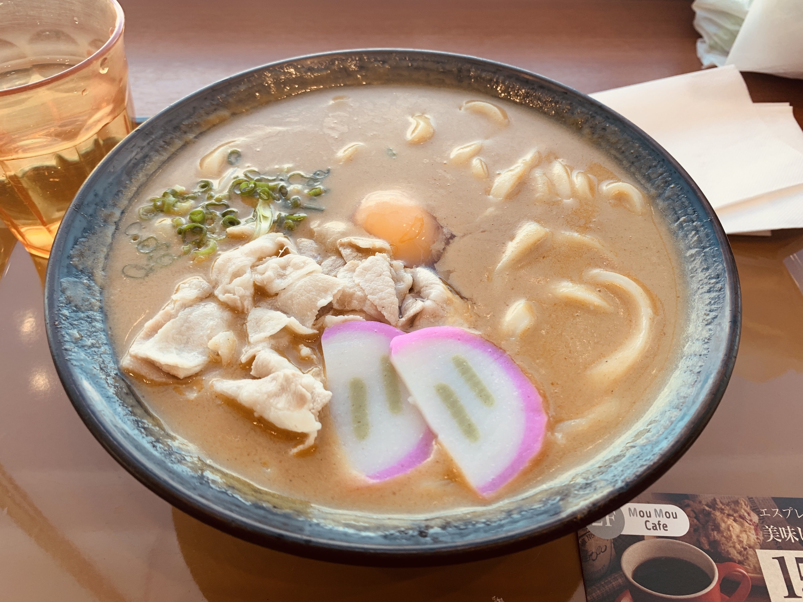 大津サービスエリアのめん処 三宝芳で”カレーうどん”を食べてみる