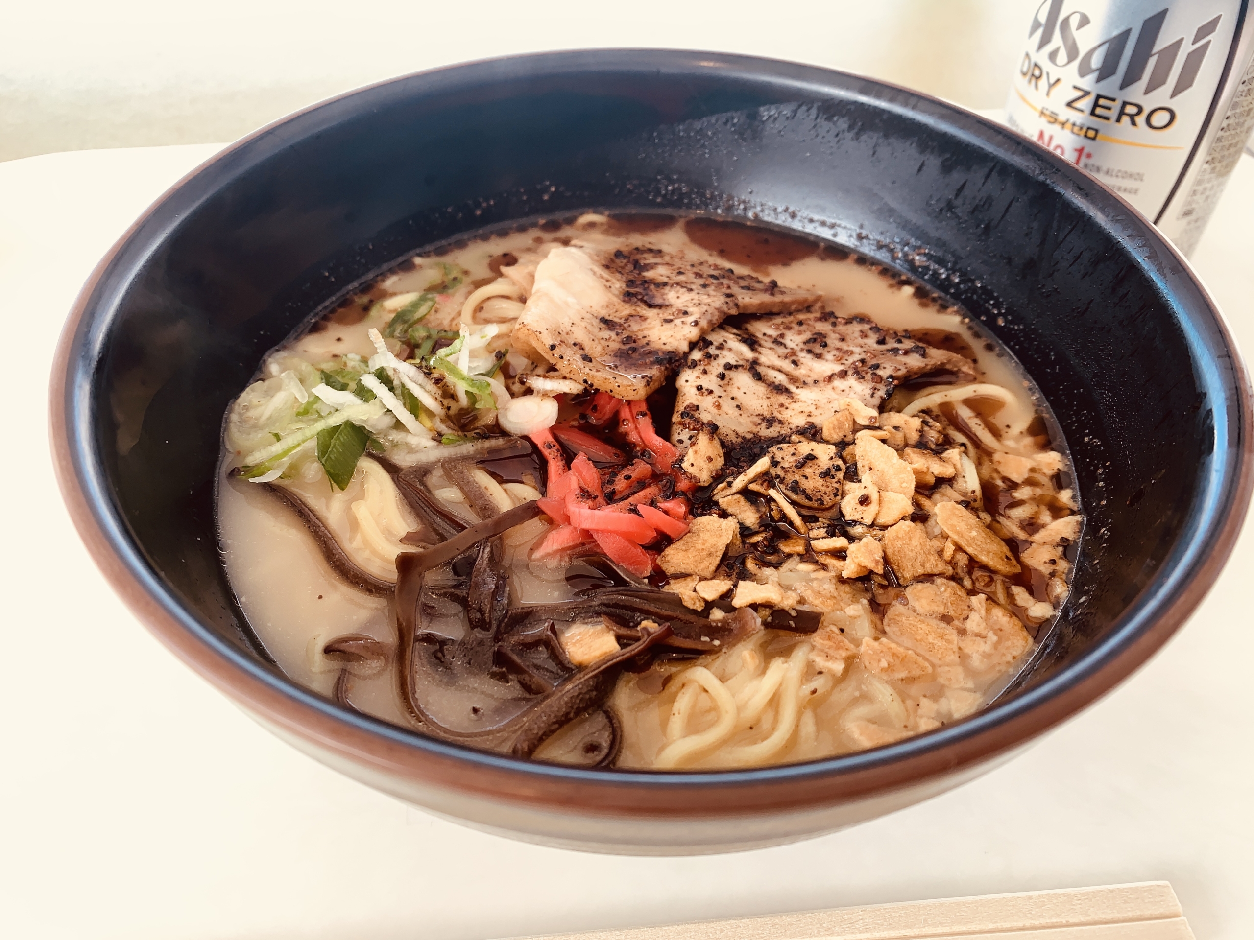 岐阜県のゲレンデ ウィングヒルズ白鳥の眺望レストラン ルックで”熊本マー油とんこつラーメン”を食べてみる