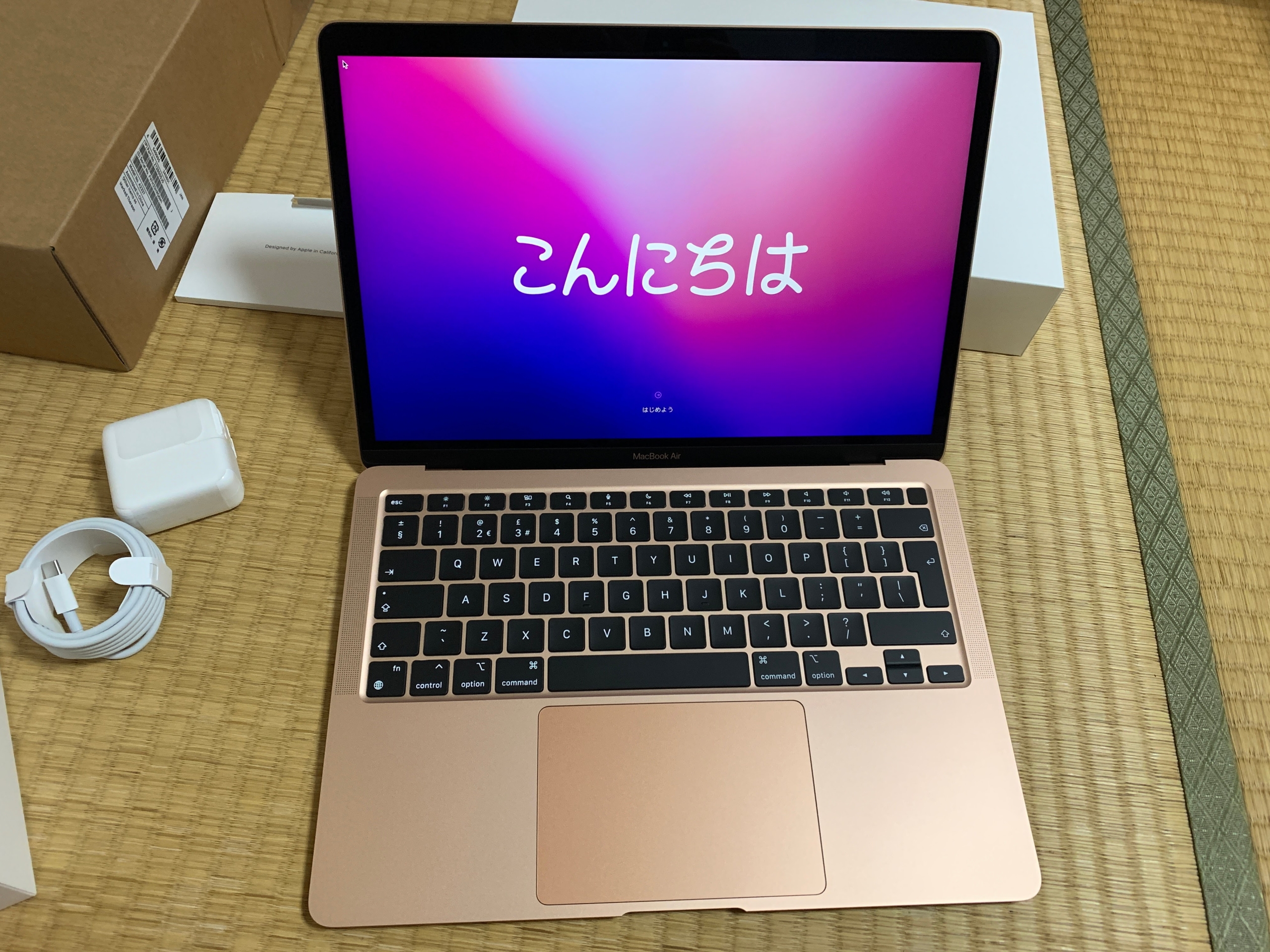 Macbook Air Late 2020のUKキーボードなゴールドのを買ってみる