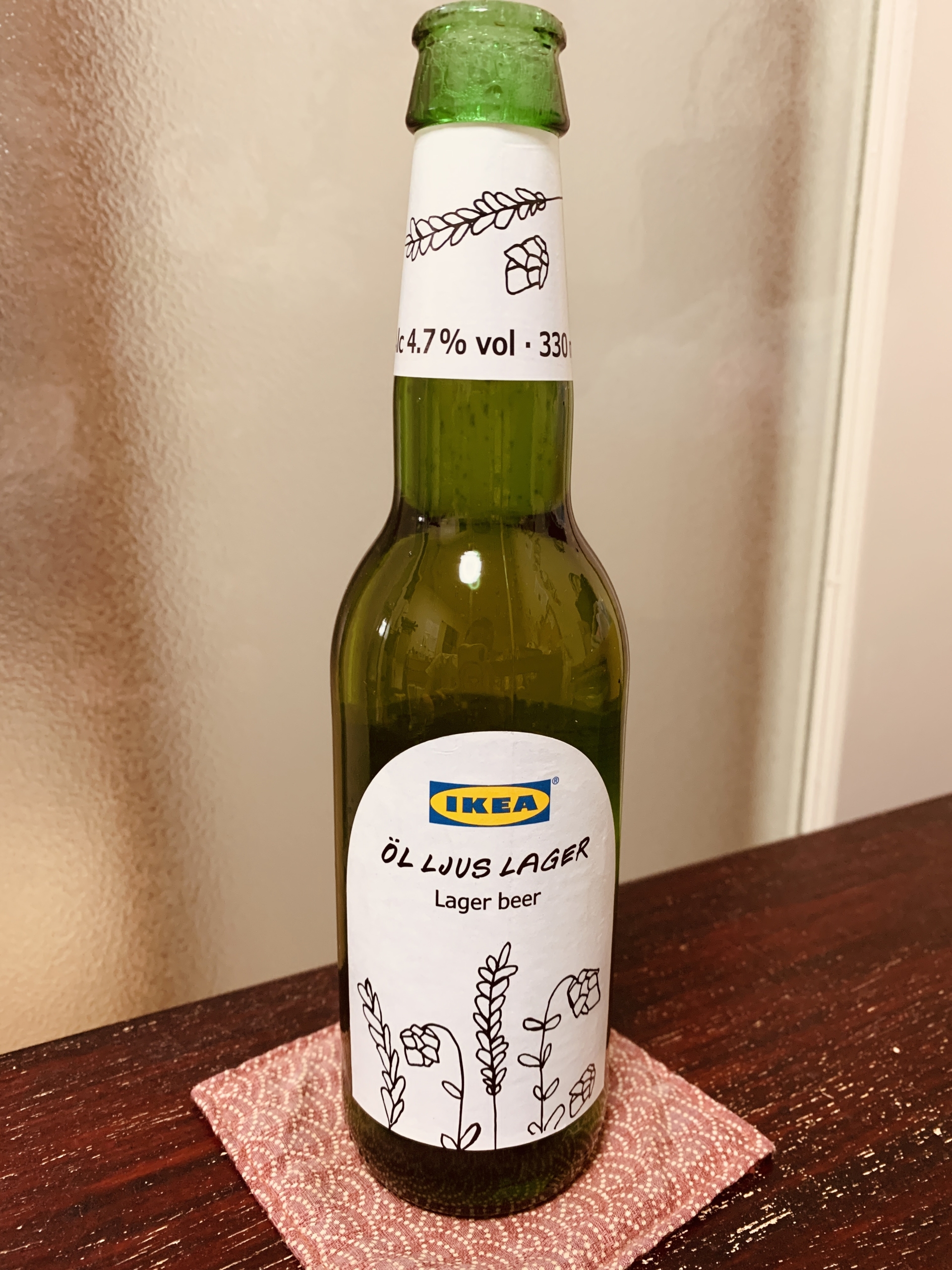 IKEAのビール “ÖL LJUS LAGER エール ユース ラーゲル”を飲んでみる