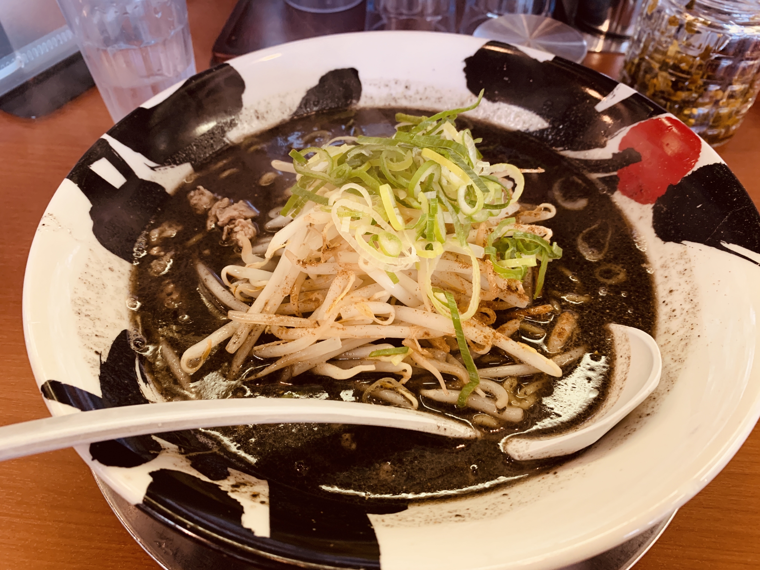 岐阜市のラーメン屋 紅胡麻の”黒酢黒胡麻らーめん”を食べてみる