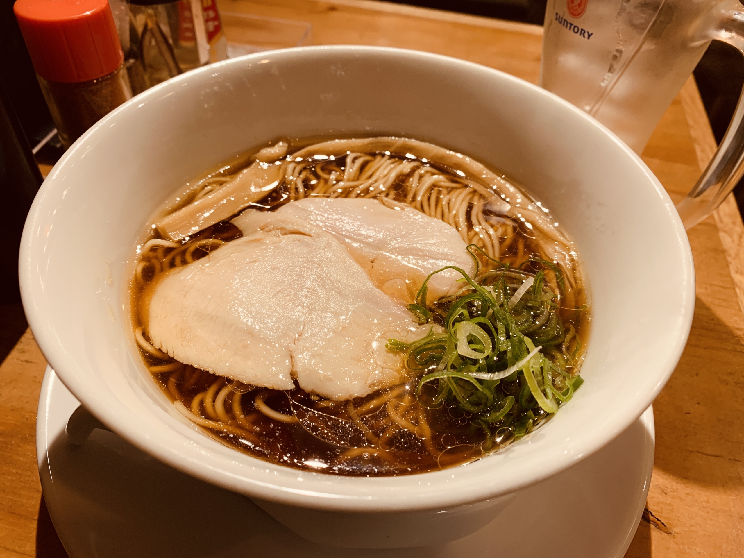 岐阜市のラーメン屋 れんげで”上淡麗醤油ラーメン”を食べてみる