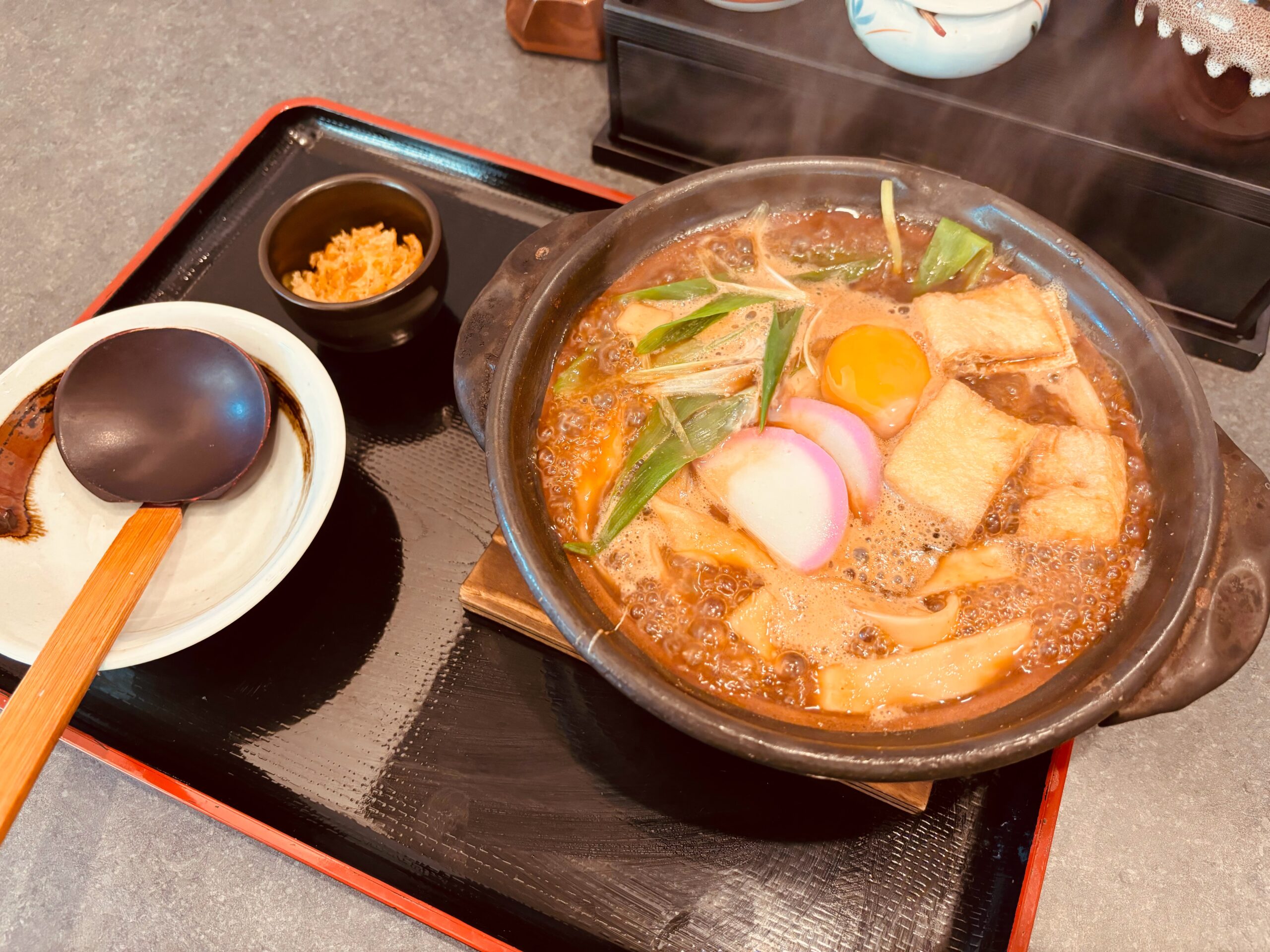 岐阜市のきしめん屋 ふじ乃で”味噌煮込みうどん”を食べてみる