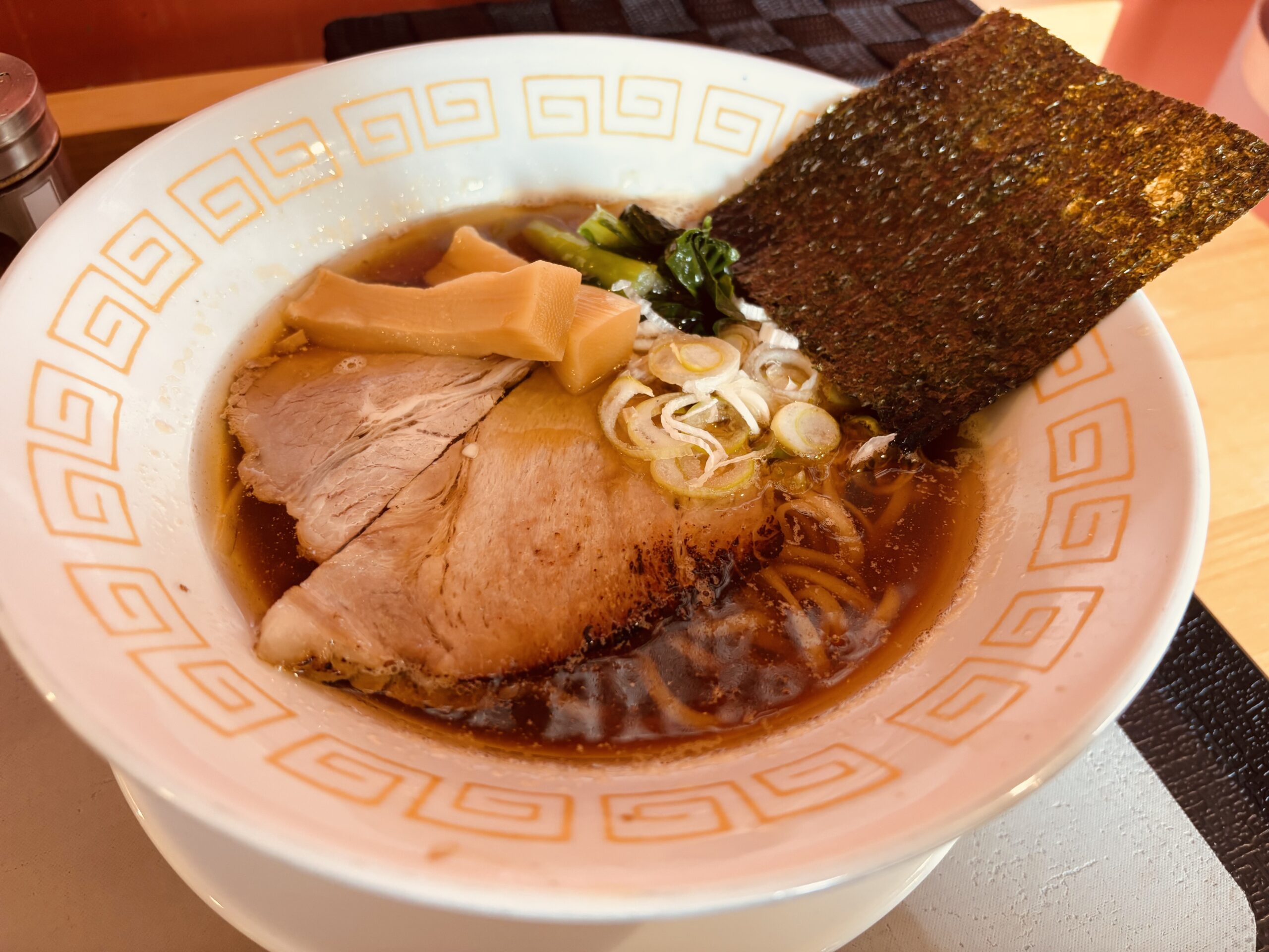 岐阜県郡上市のラーメン屋 郡上ラーメン にわか屋で”奥美濃古地鶏中華そば”を食べてみる