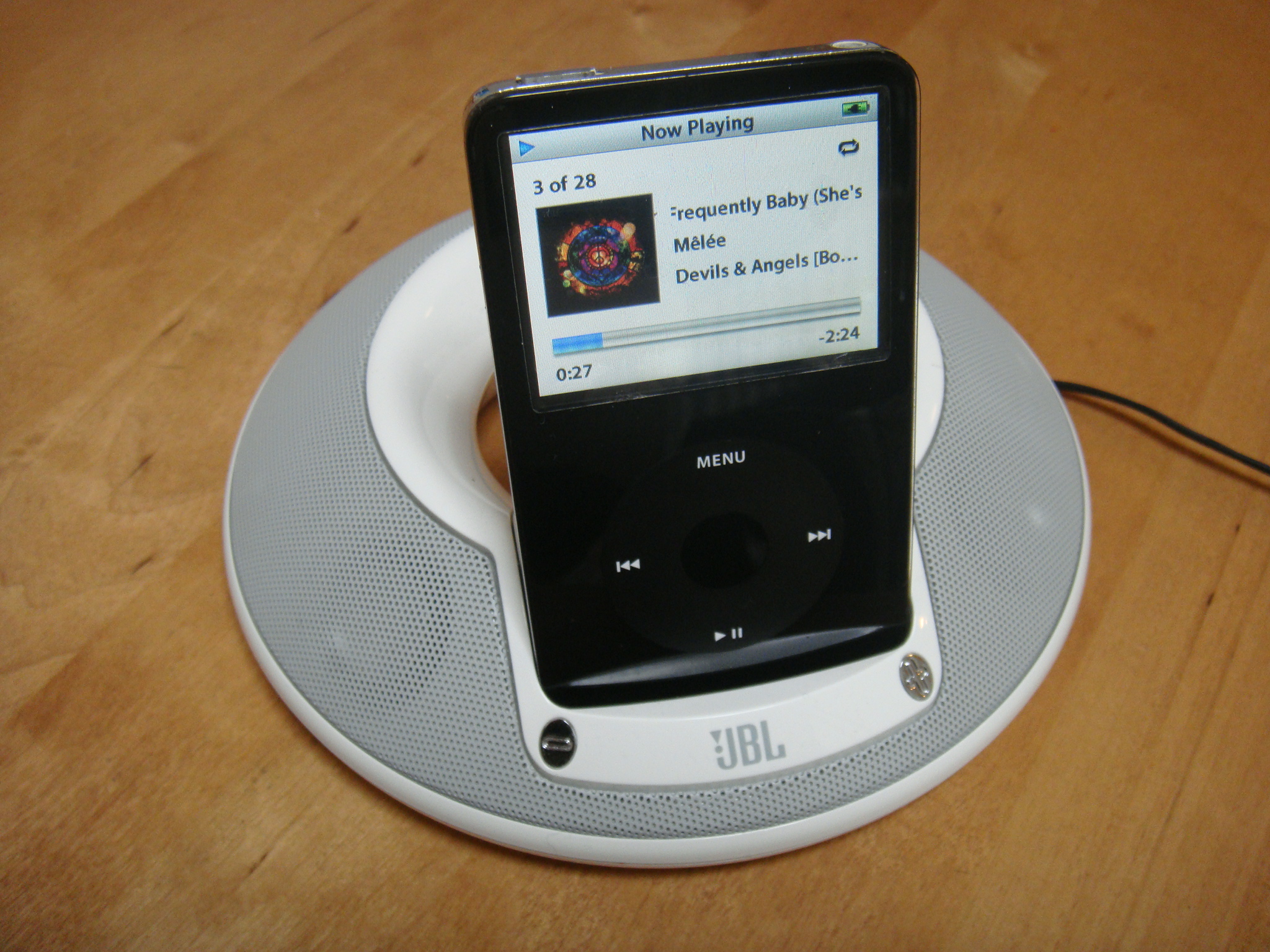 JBL(ハーマン)のスピーカーでiPodを聴いてみる