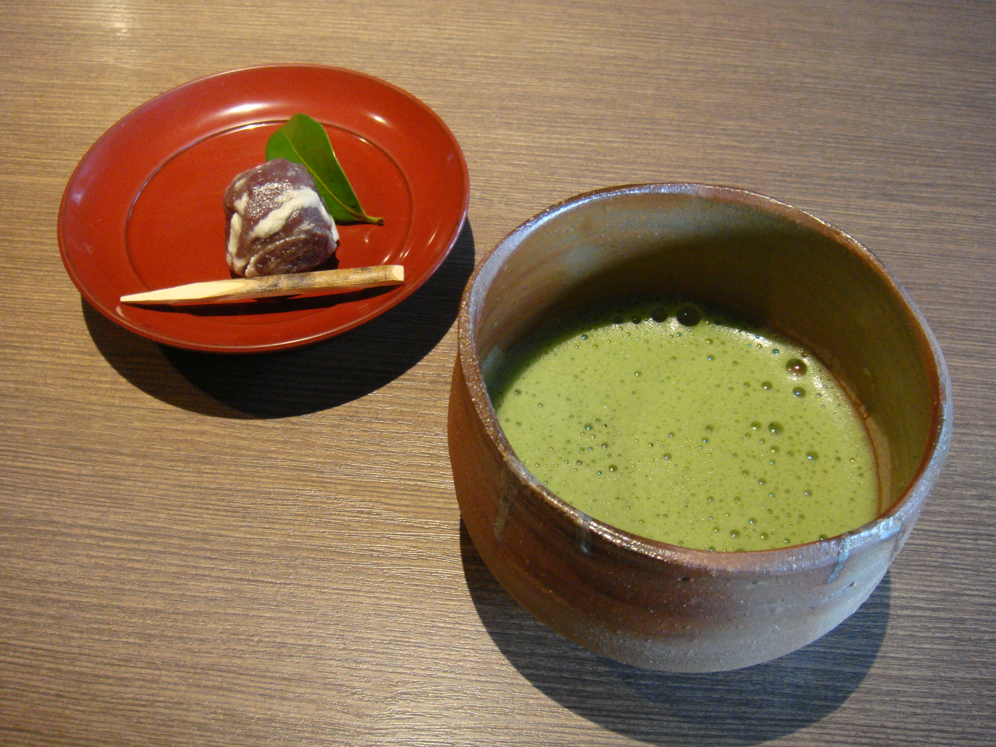 倉敷のカフェ “旅館くらしき”で抹茶をしばいてみる