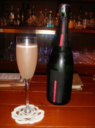 名古屋のバー Bar Crew’s Quartersでスパークリングワイン”Sarda Cava Brut”を飲んでみる